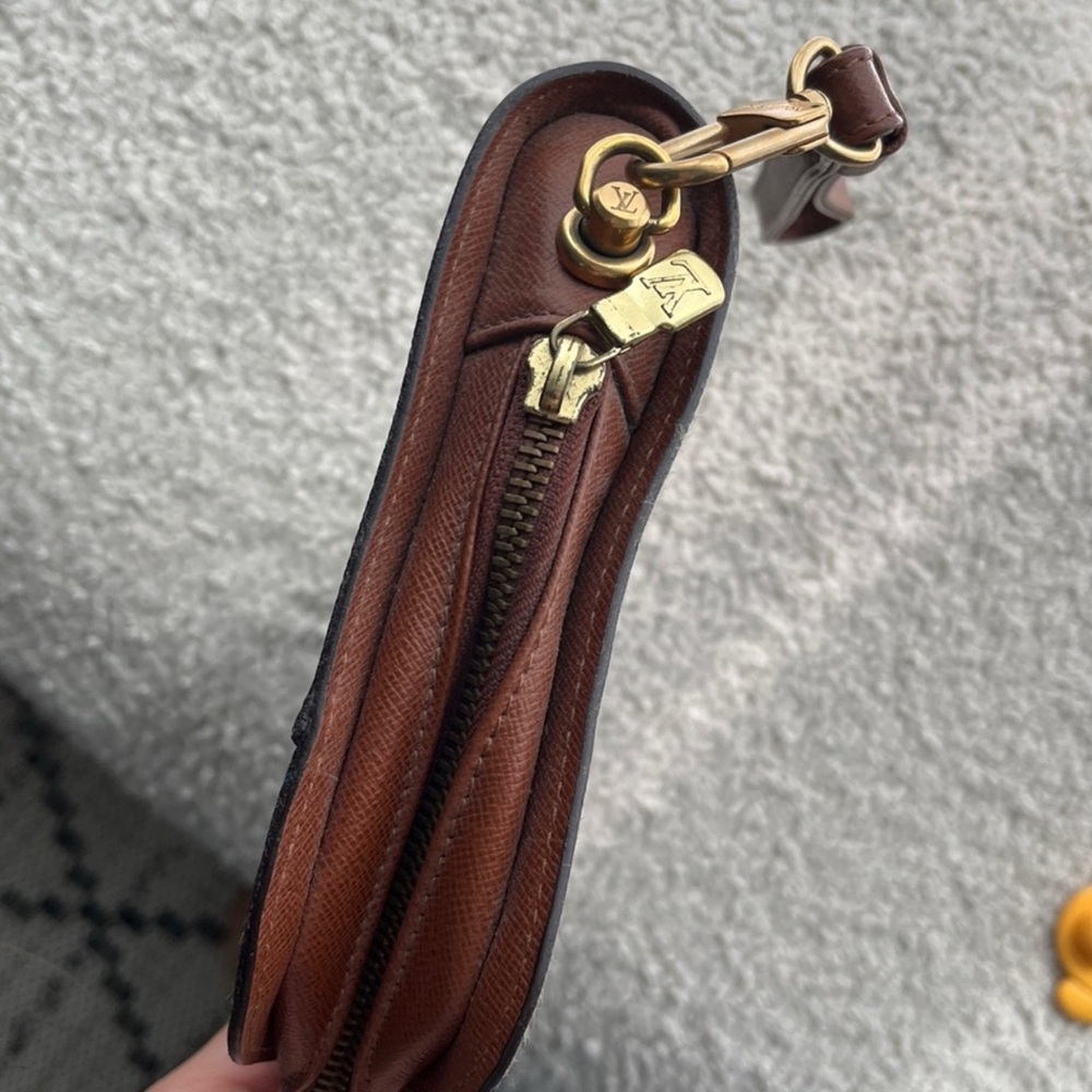 Louis Vuitton Orsay Clutch MUST GO!! MOVING OVERSEAS - Picture 13 of 15